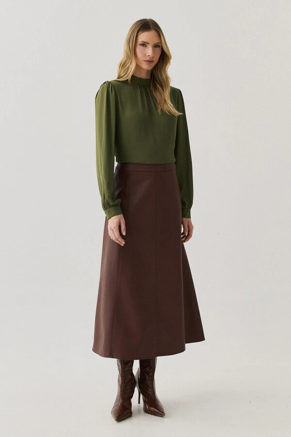 Saia Midi Evasê de Couro Recortes