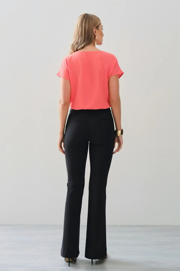 Blusa Manga Morcego Decote V Transpassado Botão Forrado