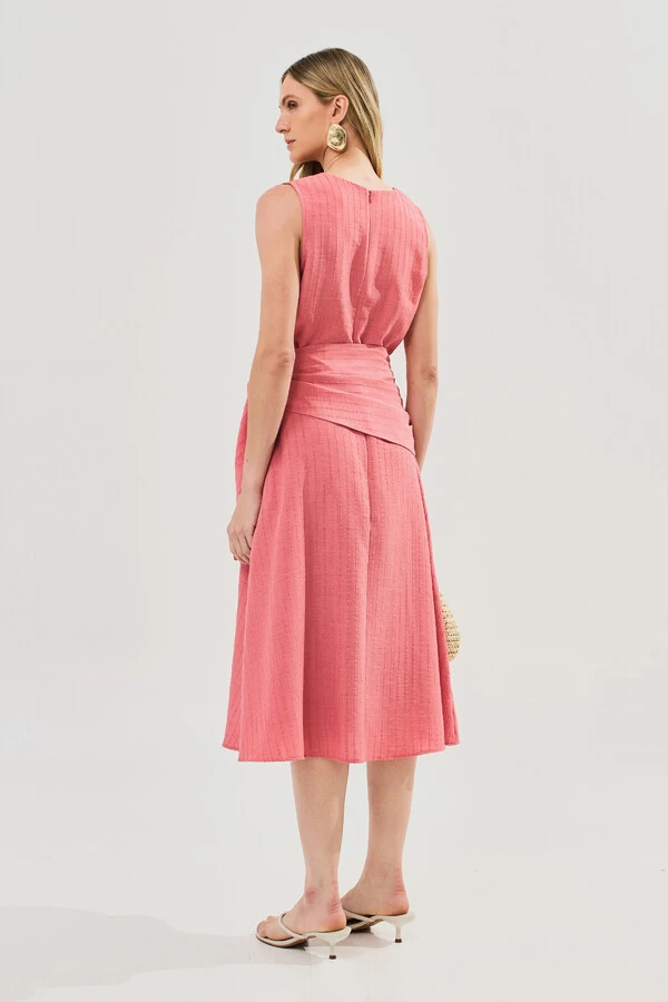 Vestido Midi Regata de Textrua Listrada Cintura Faixa Franzida