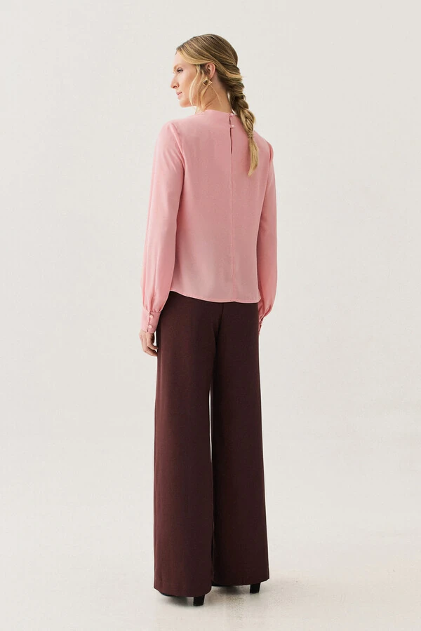 Blusa Assimétrica Manga Longa Punho Double Gola Careca Baixa Ombro Direito Pregas Double