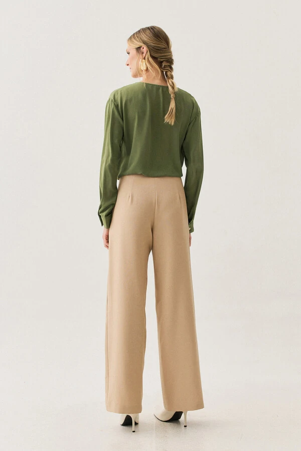 Blusa Manga Longa Punho Gold Decote Cavado Laço Puxante