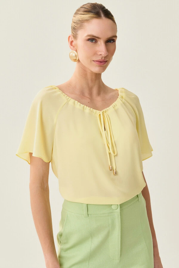 Blusa Manga Raglan Decote Canoa Laço Puxante Ponteira Gold