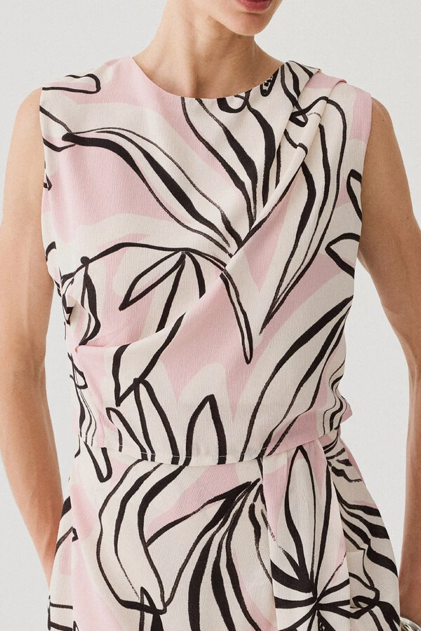 Conjunto Assimétrico Floral de Regata Crop Pregas Double e Saia Midi Pregas