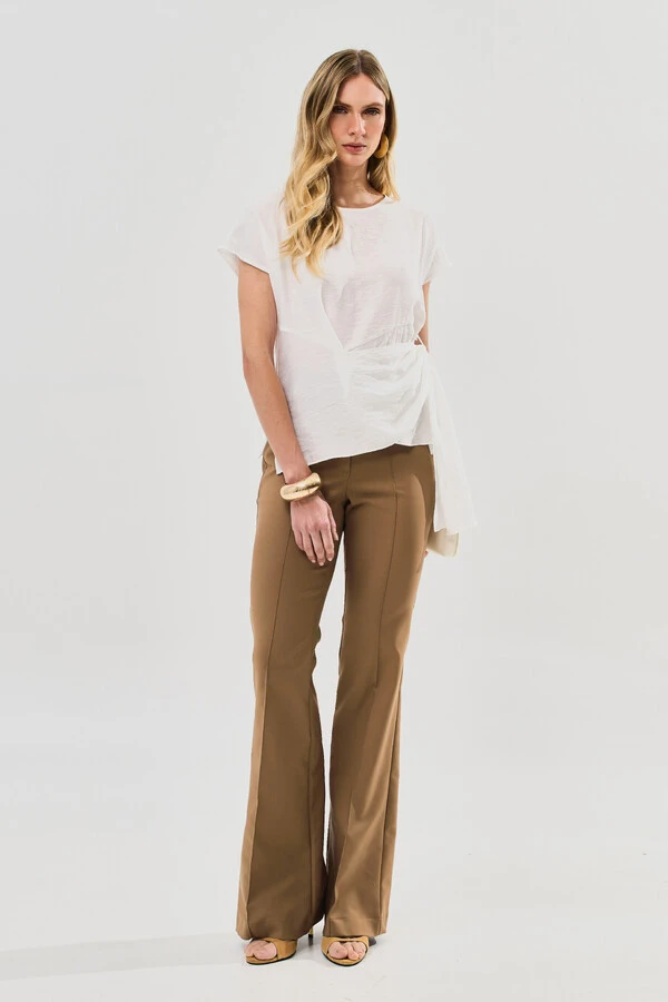 Blusa Manga Morcego Faixa Transpassada Fenda Lateral Direita