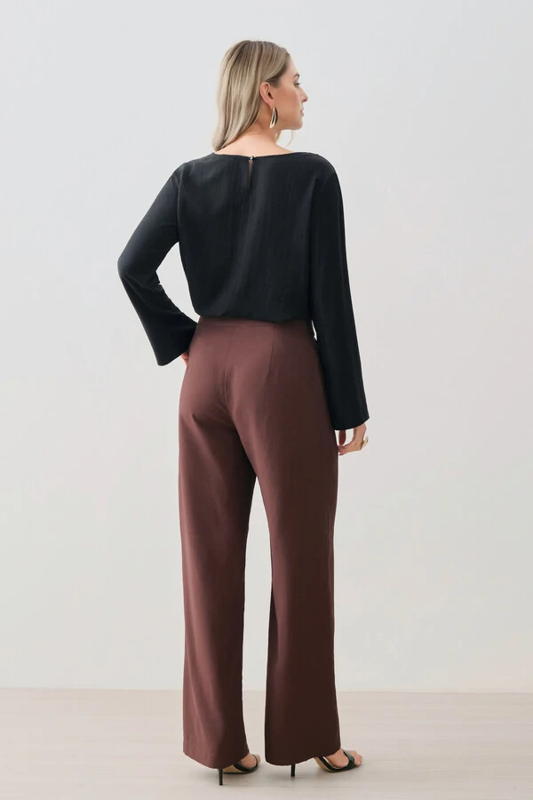 Blusa de Cetim Manga Longa Flare Decote Drapeado