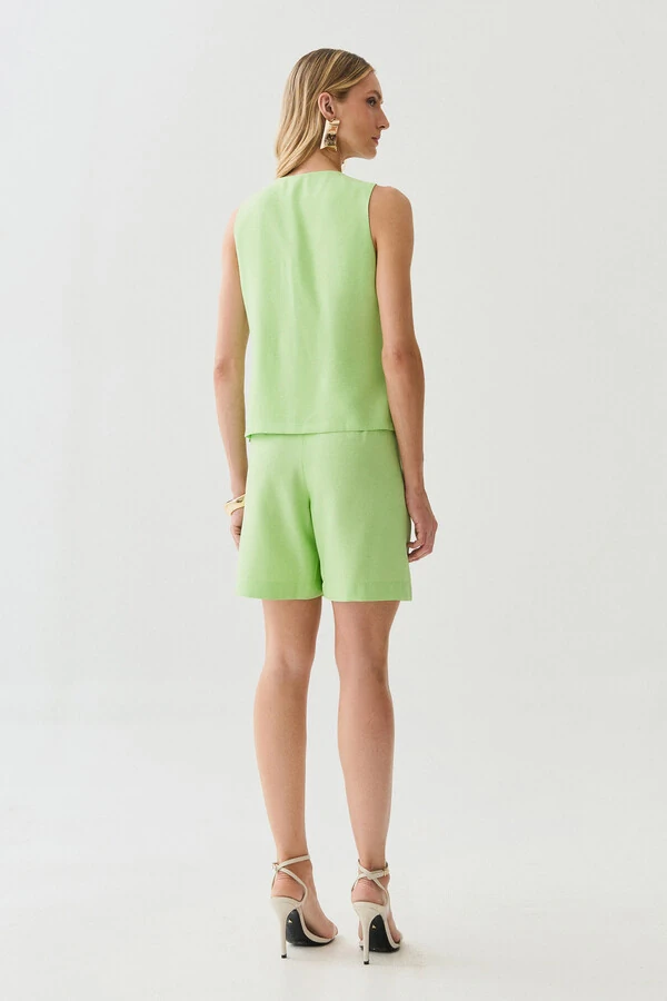 Conjunto de Alfaiataria de Colete Mini Botões Forrados e Bermuda Botão Forrado