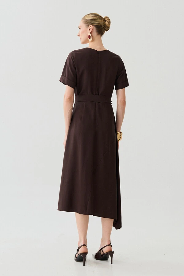 Vestido Midi Evasê Assimétrico Decote V Cinto Gold