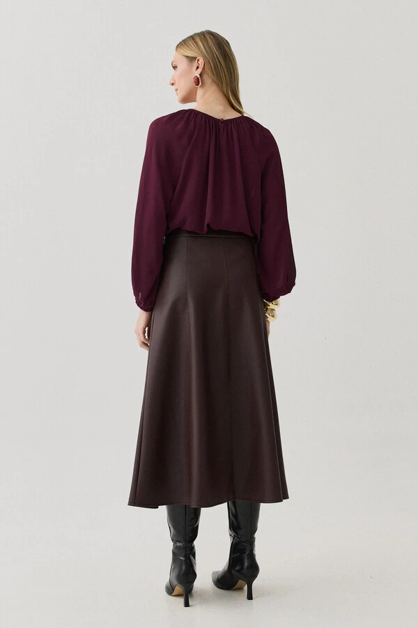 Saia Midi Evasê de Couro Recortes