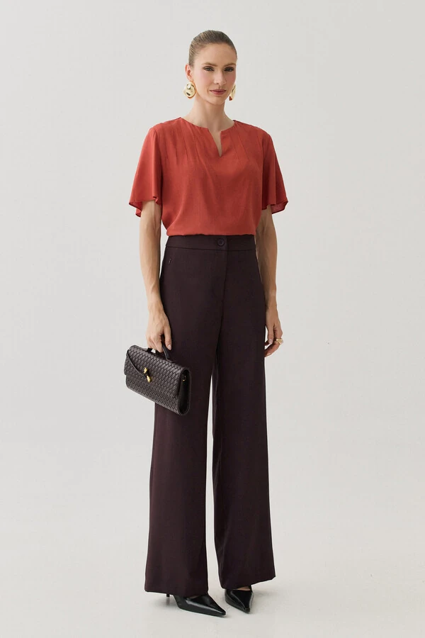 Blusa Manga Evasê Decote Cavado Nervuras