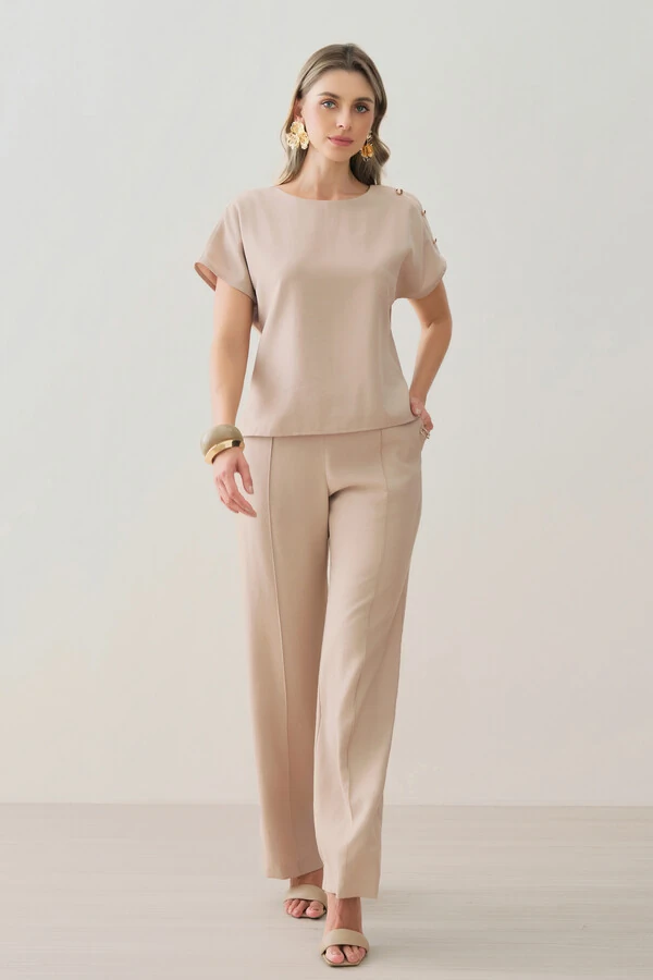 Conjunto de Blusa Assimétrica Manga Morcego Gold Triple e Calça Reta Nervura