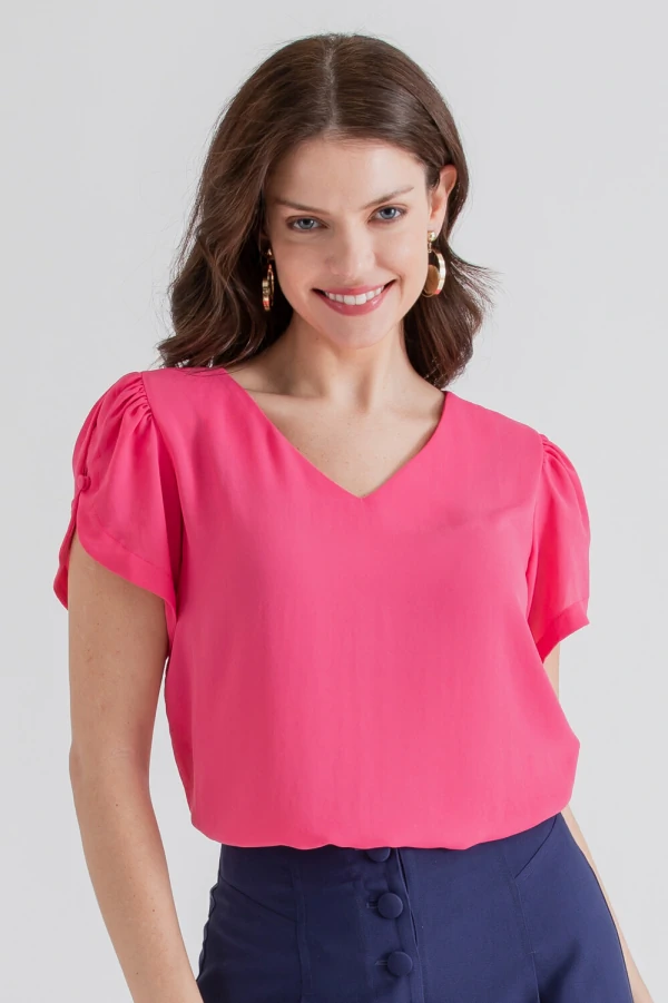 Blusa manga aberta botão forrado