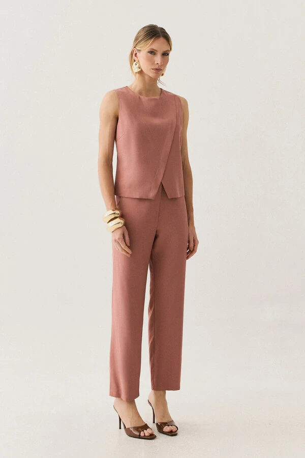 Conjuntode Alfaiataria de Regata Crop Transpassada e Calça Reta