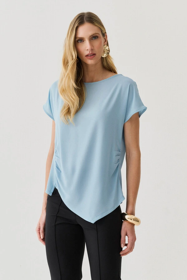 Blusa Assimétrica Manga Morcego Lateral Franzidos