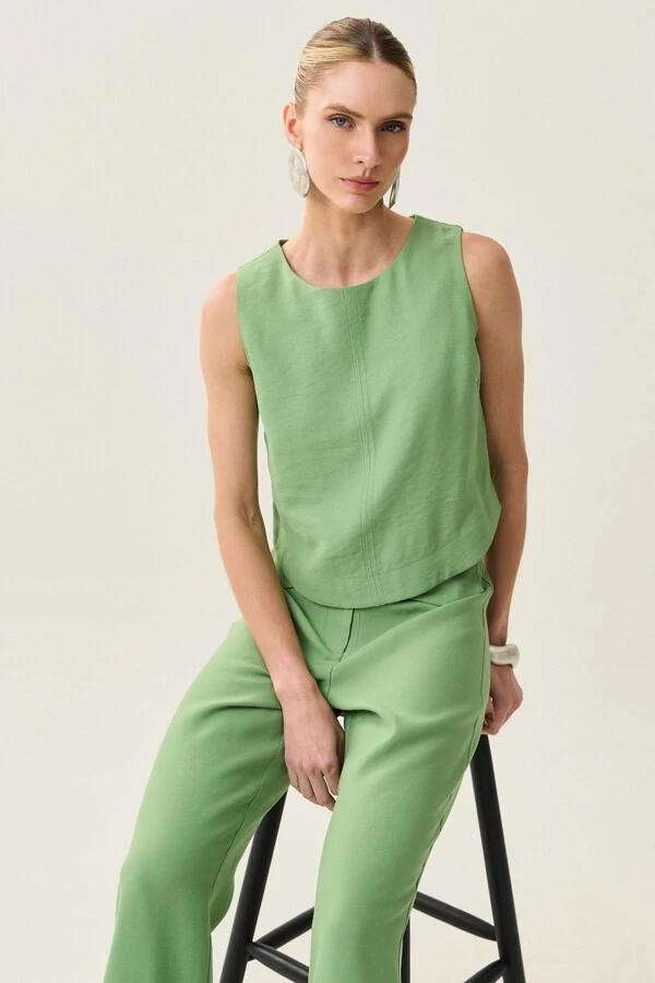 Conjunto de Alfaiataria de Blusa Regata Crop Recorte Calça Reta Aba Botões Forrados Double