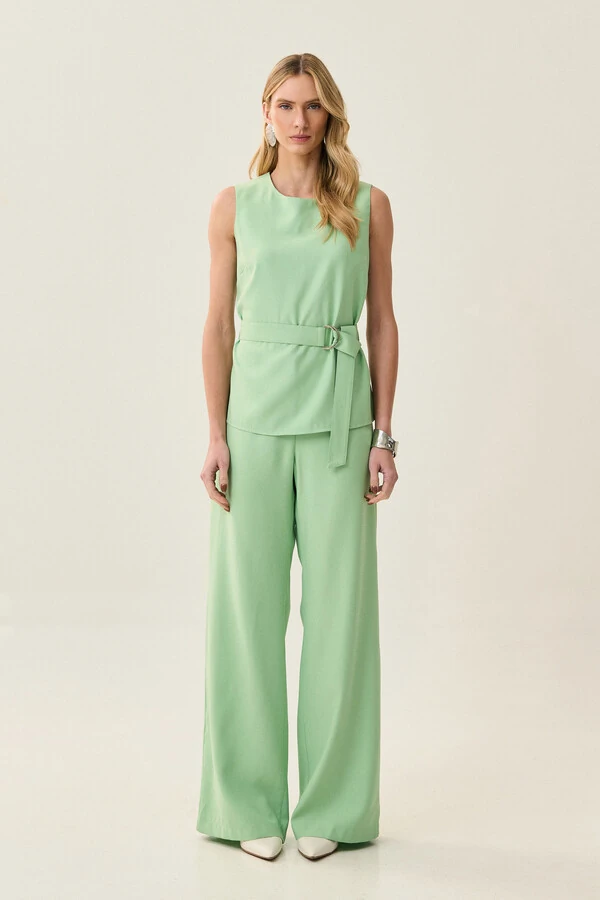 Conjunto de Alfaiataria de Blusa Regata Cinto e Calça Wide Leg