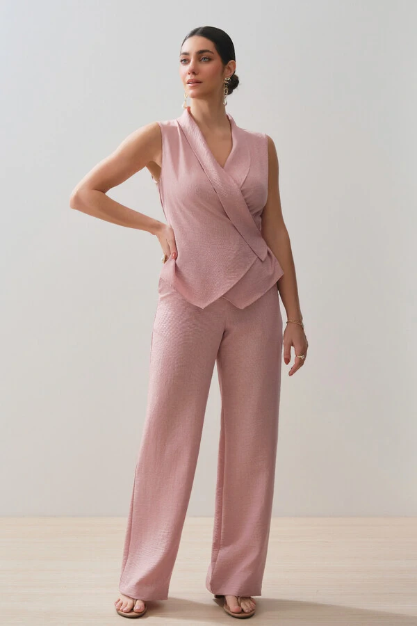 Conjunto de Colete Gola Smoking e Pantalona Slim