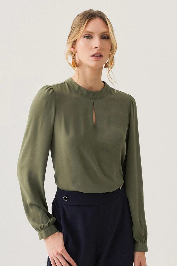 Blusa Manga Longa Punho Gola Baixa Vazada Gota