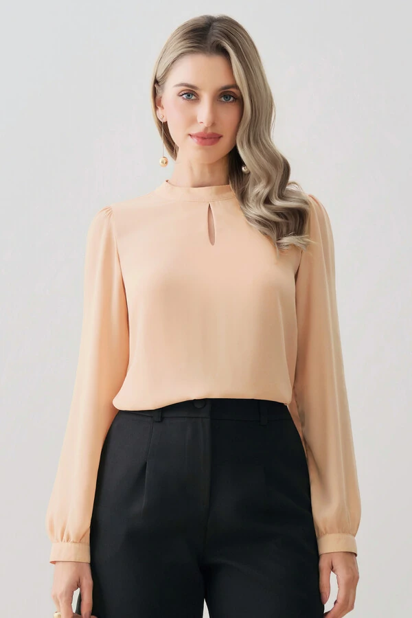 Blusa Manga Longa Punho Gola Baixa Vazada Gota