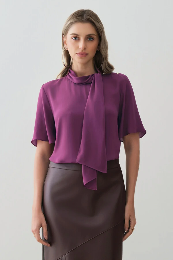 Blusa Assimétrica Gola Dobrada de Laço Ombro Esquerdo Gold Double