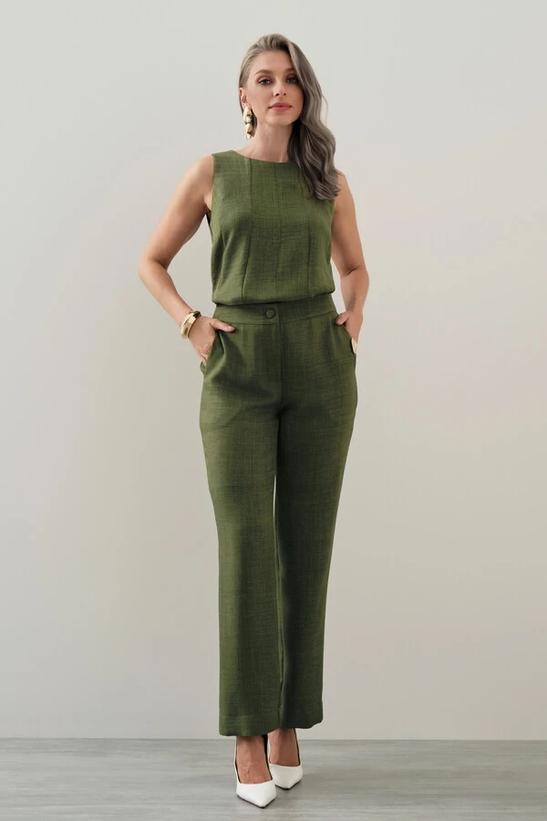 Conjunto de Regata Recortes e Calça Reta