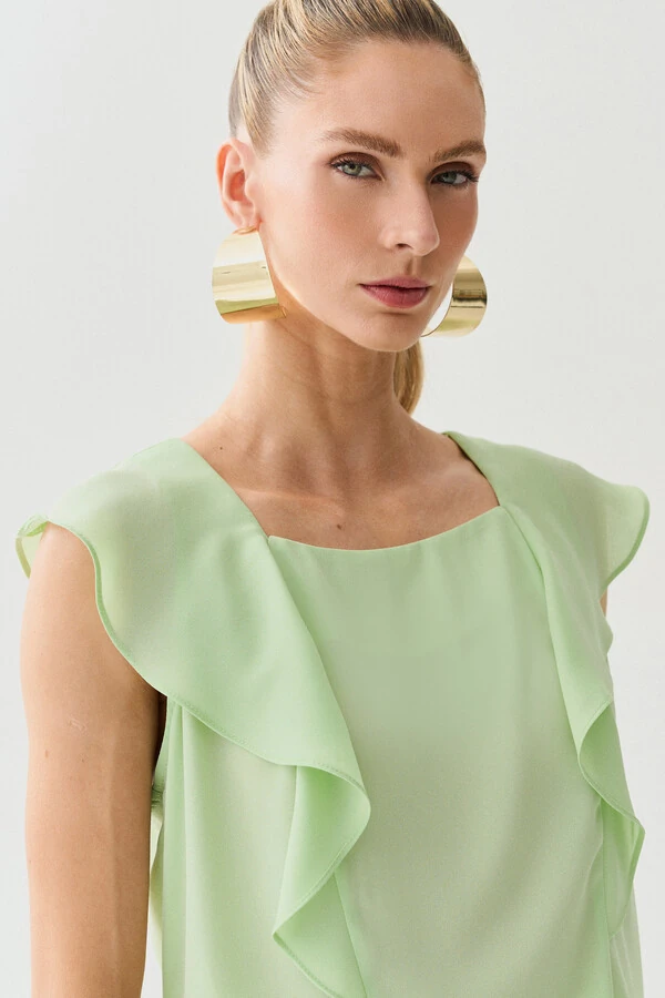 Regata Decote Quadrado Recortes Babado Laço Costas