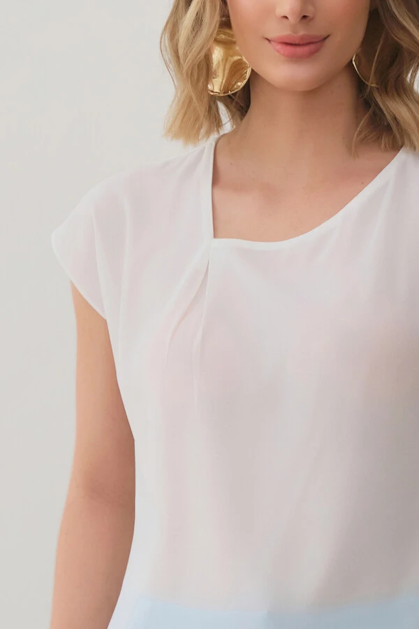 Blusa Manga Morcego Decote Assimétrico Prega