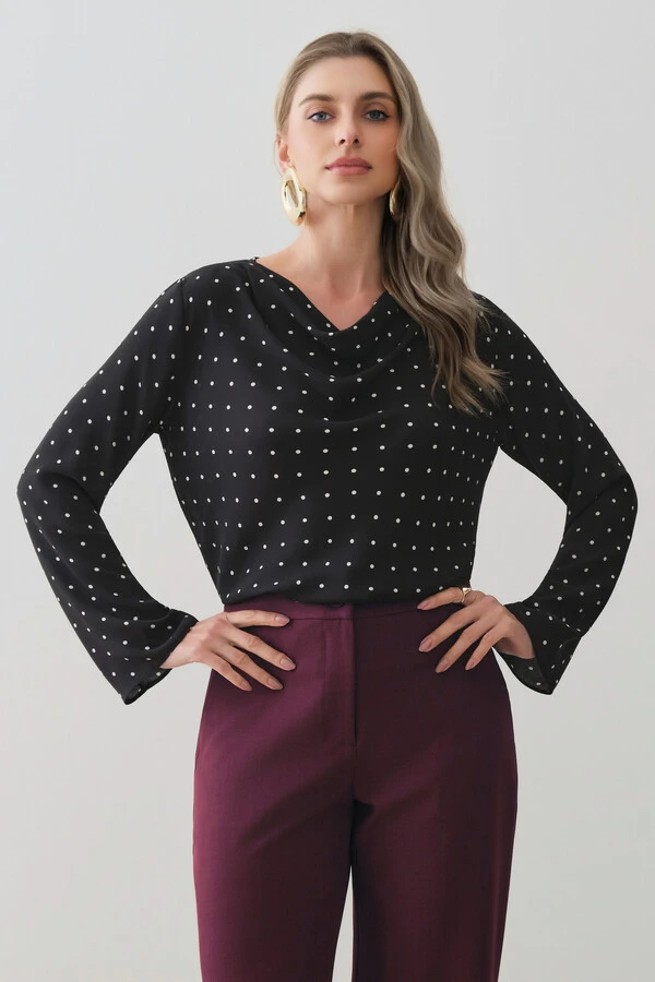 Blusa Poa Manga Longa Evasê Gola Drapeada