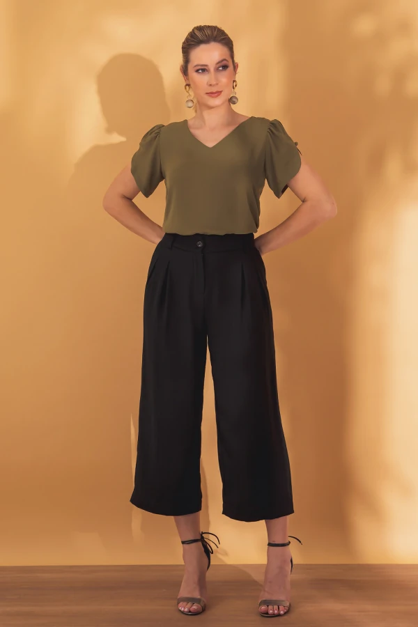 Blusa manga aberta botão forrado