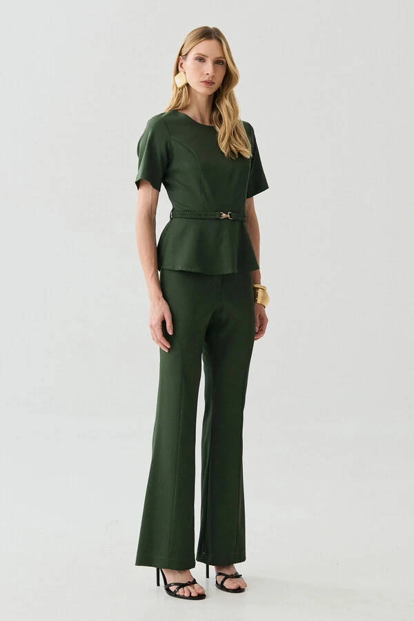 Conjunto de Blusa Crop Peplum Recorte Cinto Gold e Calça Flare Recorte