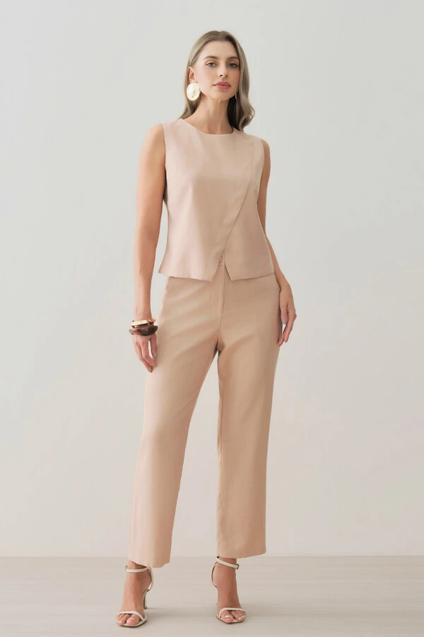 Conjuntode Alfaiataria de Regata Crop Transpassada e Calça Reta