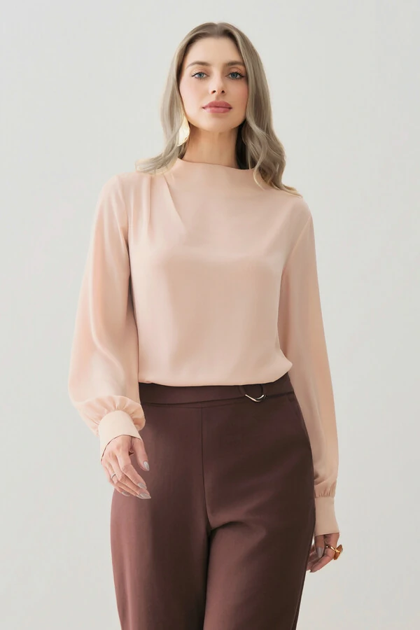 Blusa Assimétrica Manga Longa Punho Double Gola Careca Baixa Ombro Direito Pregas Double