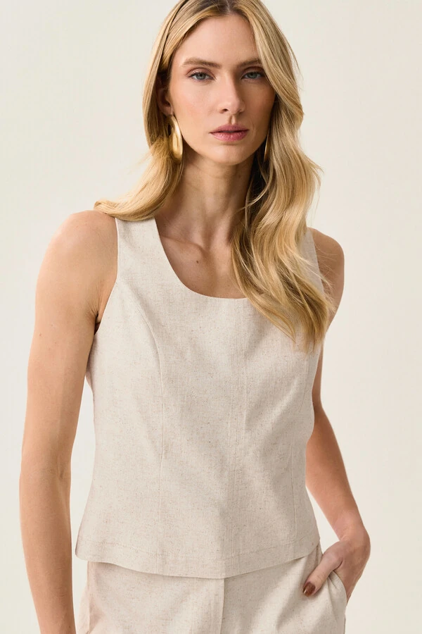 Conjunto de Linho de Blusa Regata Crop Recortes e Calça Reta Botão Forrado