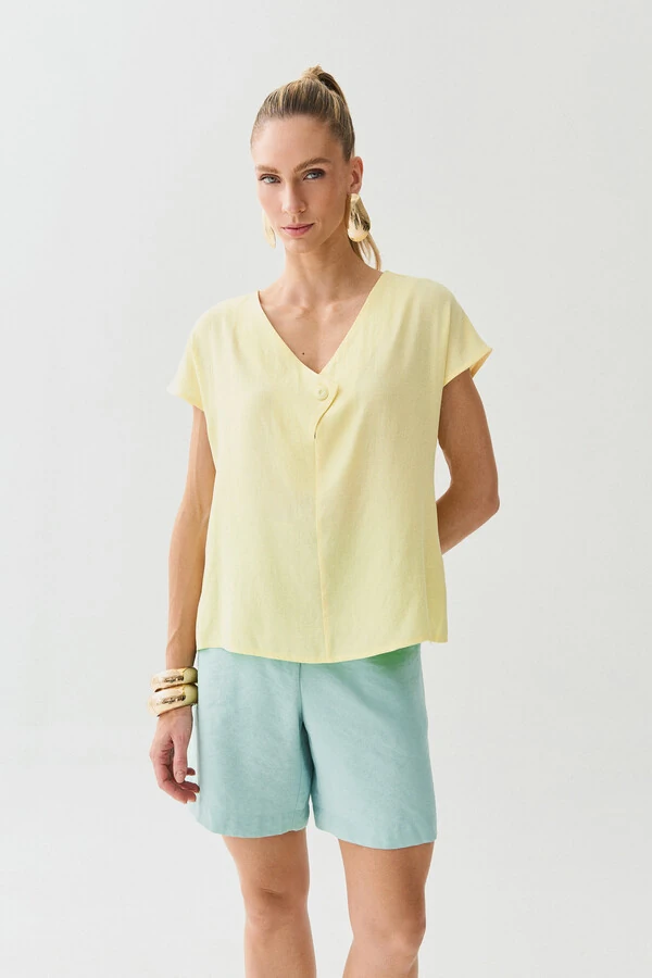 Blusa Manga Morcego Decote V Transpassado Botão Forrado