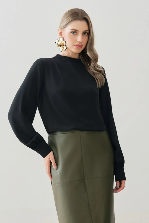 Blusa Assimétrica Manga Longa Punho Double Gola Careca Baixa Ombro Direito Pregas Double