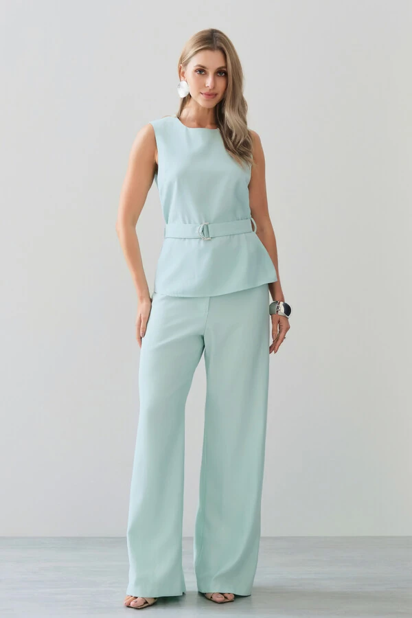 Conjunto de Alfaiataria de Blusa Regata Cinto e Calça Wide Leg