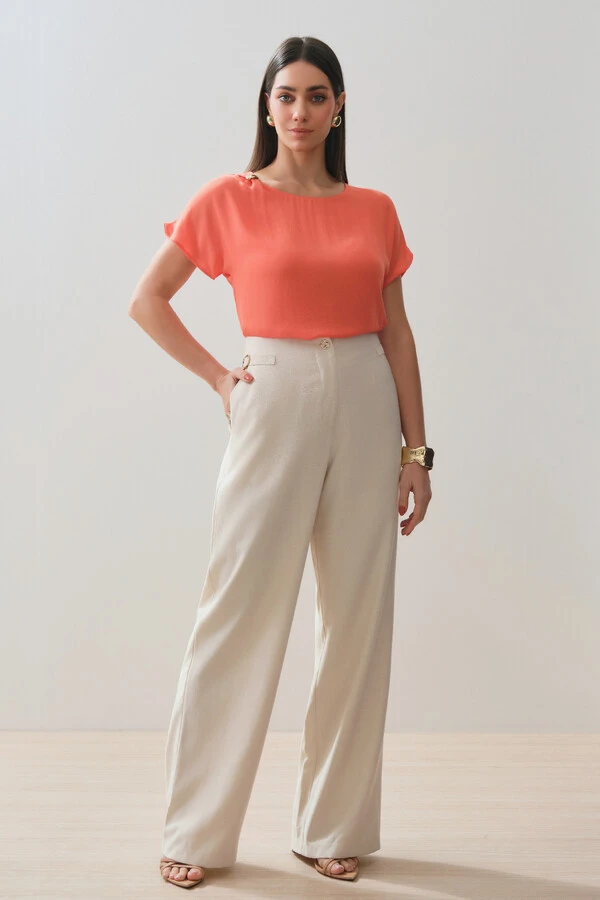 Blusa Manga Morcego Decote Cut Out Gold
