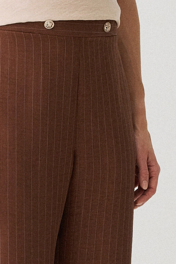 Pantalona Slim Risca de Giz Botões Gold