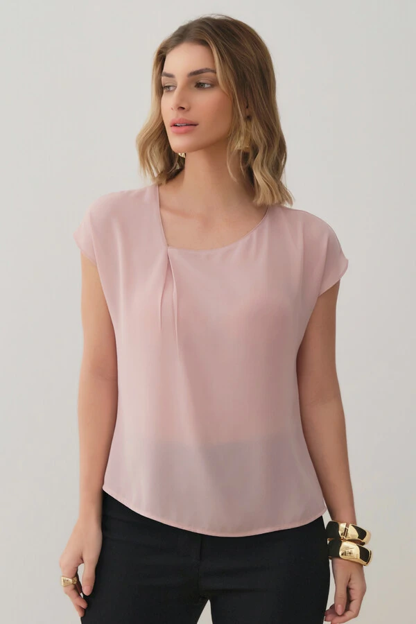 Blusa Manga Morcego Decote Assimétrico Prega