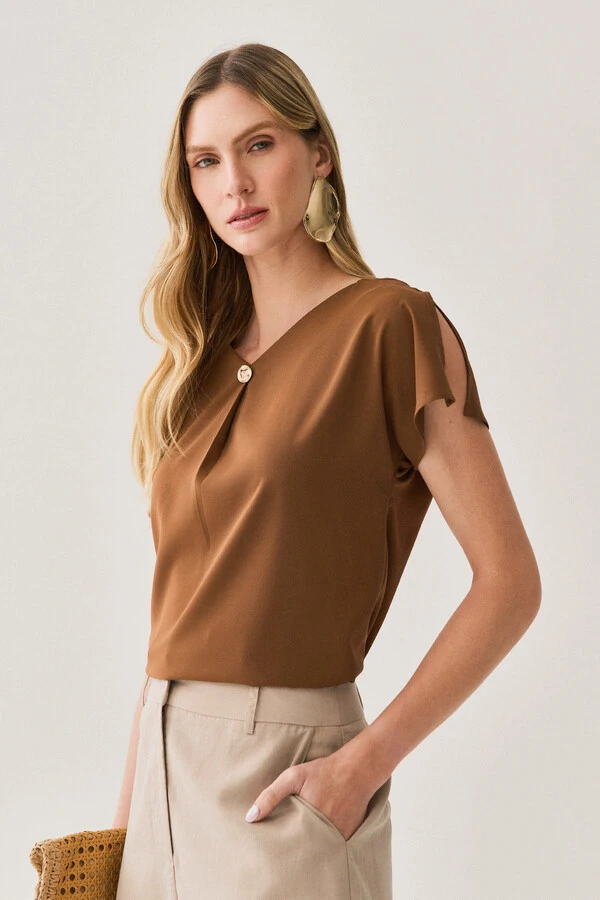Blusa Manga Morcego Abertura Decote V Prega Gold