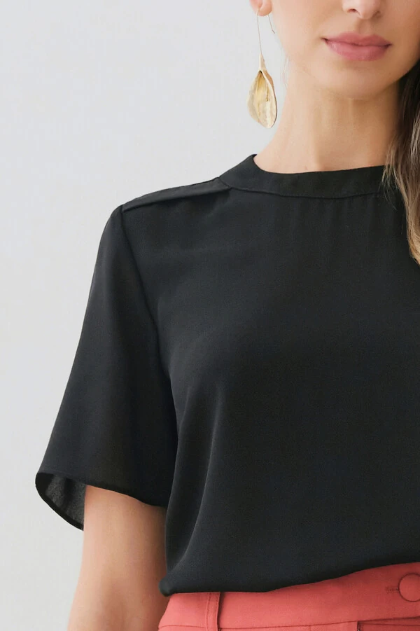 Blusa Decote Redondo Ombro Prega