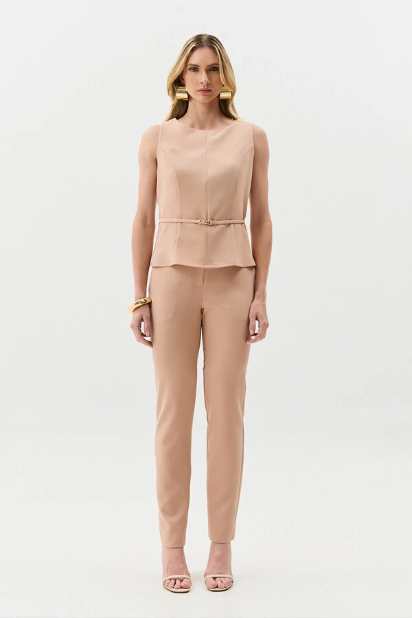 Conjunto de Alfaiataria de Blusa Regata Recorte Cinto Gold e Calça Reta