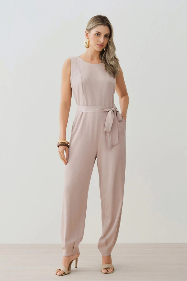 Macacão Regata Recorte Cenoura Cinto