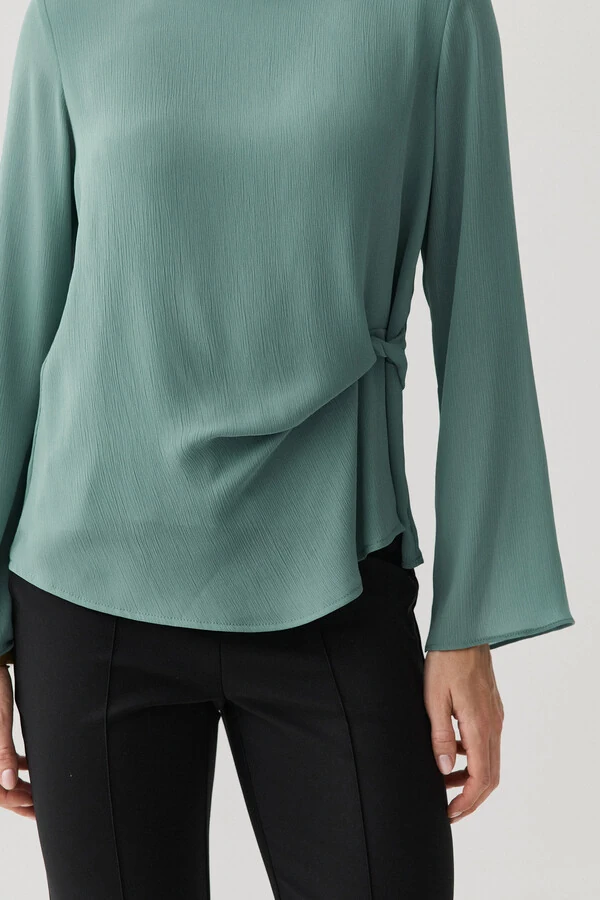 Blusa Dupla Assimétrica de Chiffon Yoryu Manga Longa Evasê Lateral Drapeada