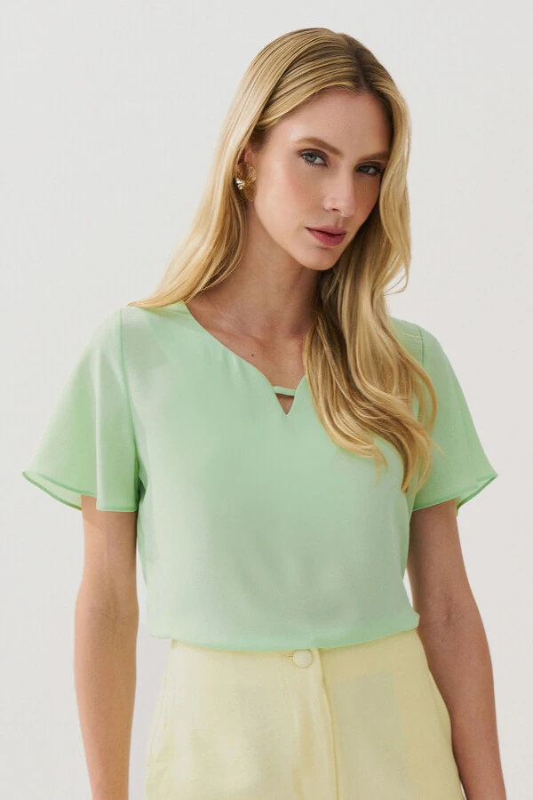 Blusa Manga Evasé Decote Cavado