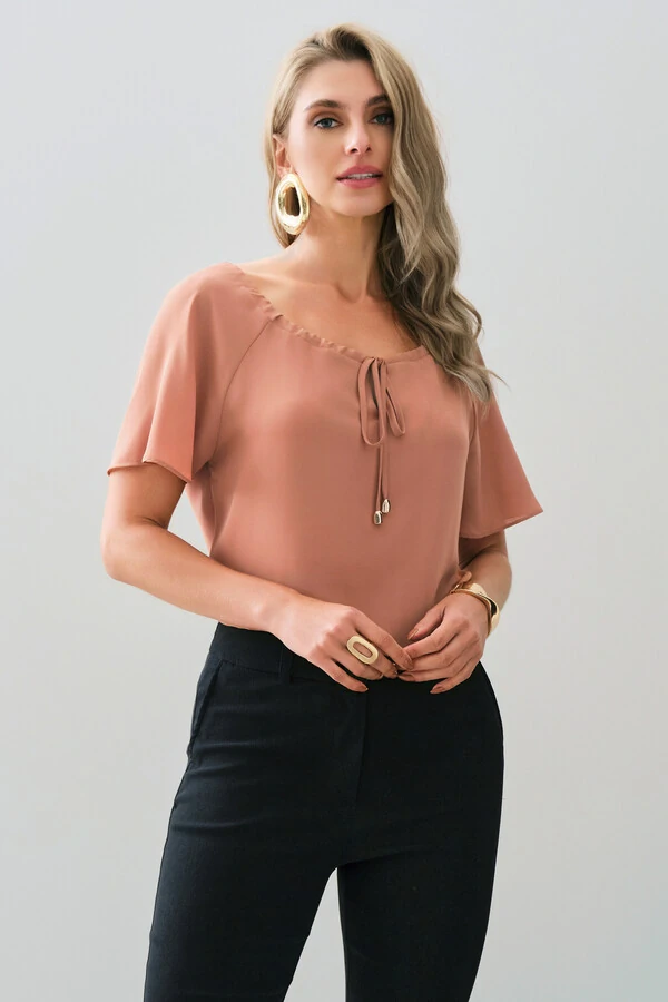 Blusa Manga Raglan Decote Canoa Laço Puxante Ponteira Gold