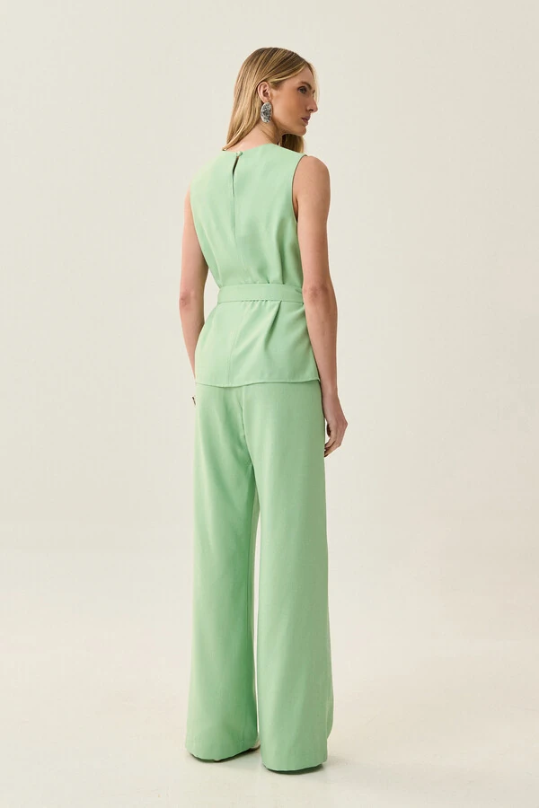 Conjunto de Alfaiataria de Blusa Regata Cinto e Calça Wide Leg