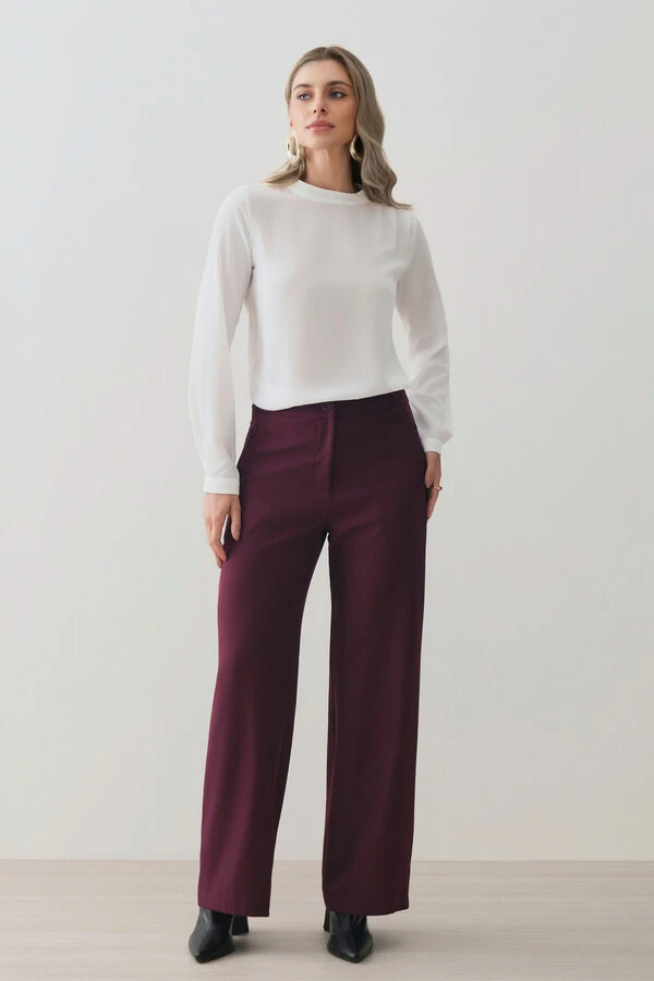 Blusa Assimétrica Manga Longa Punho Gola Baixa Ombro Esquerdo Pregas Triple
