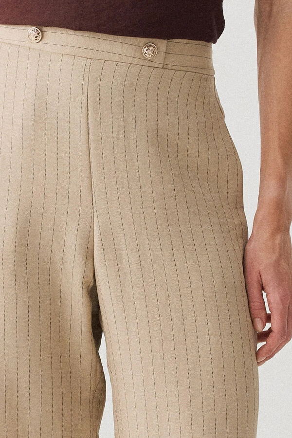 Pantalona Slim Risca de Giz Botões Gold