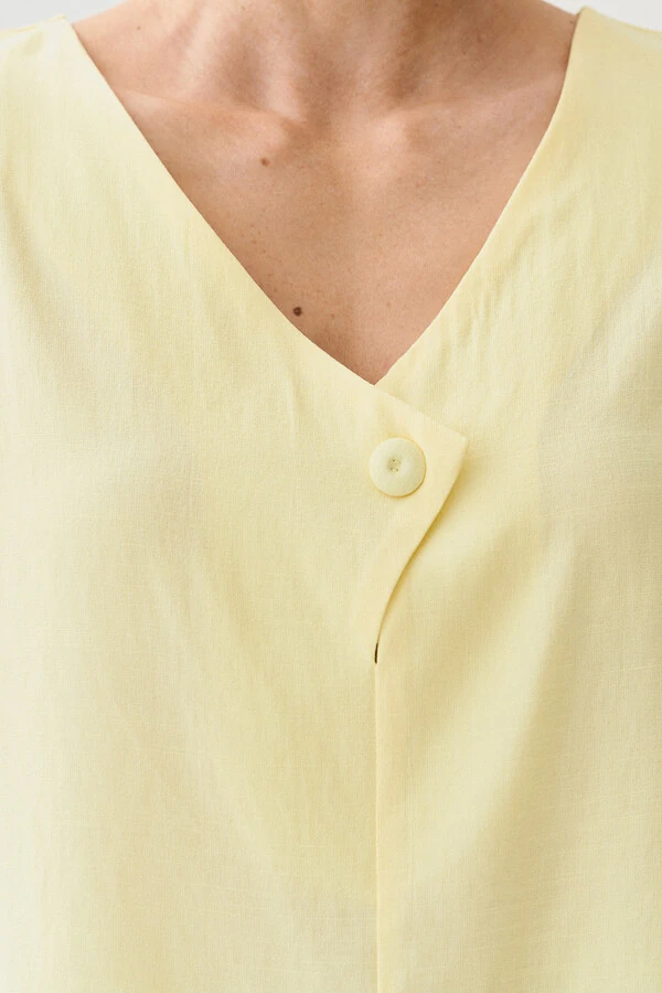 Blusa Manga Morcego Decote V Transpassado Botão Forrado