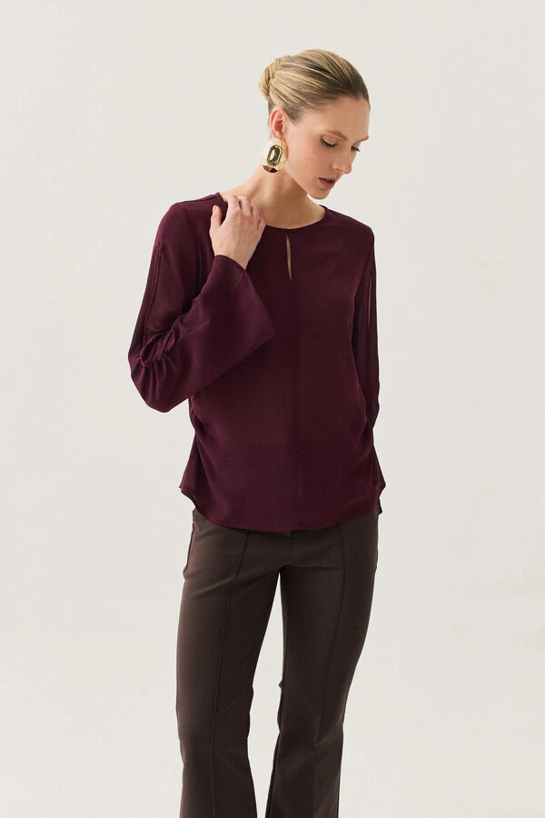 Blusa de Chiffon Yoryu Decote Gota Manga Longa Evasé Cut Out Franzida